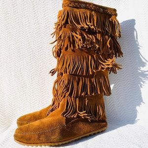 Minnetonka Tan Suede Fringe Boots 9